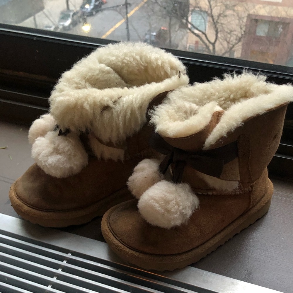 UGG Gita Shearling Boots size 10 (little kid)
